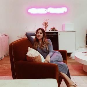 Meet your Posher, Cynthia